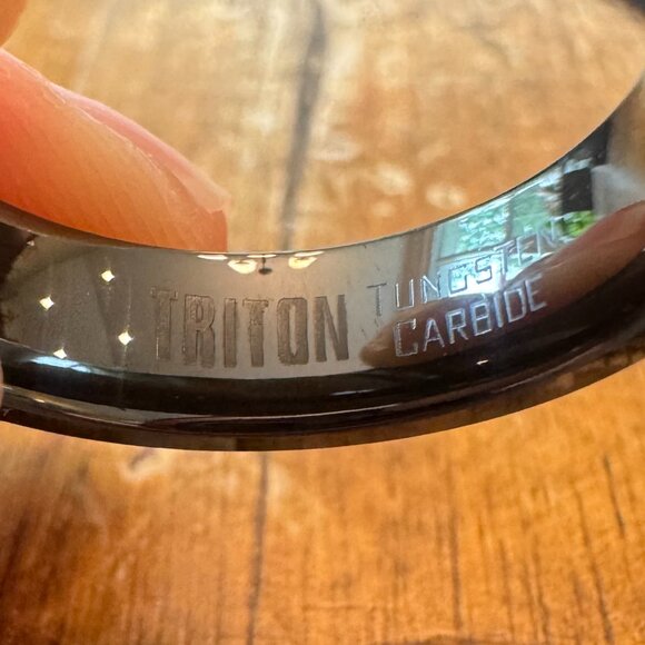 Triton 8mm Tungsten Carbide and Black Ceramic Bevel Edge Comfort Fit Band - Picture 4 of 6